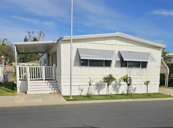 1001 Sylmar Avenue, Clovis, CA 93612