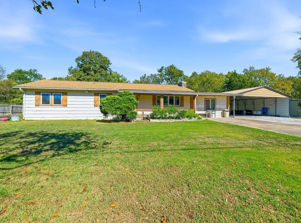 2010 W 14TH, Winfield, KS 67156
