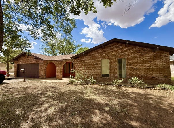 1901 Jefferson Dr, Plainview, TX 79072