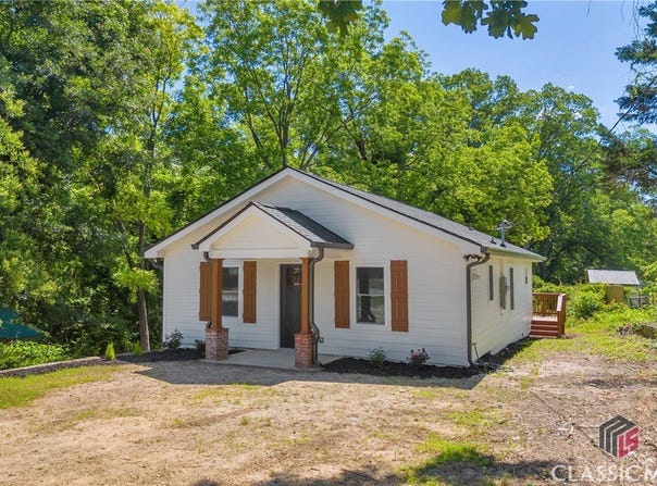 1037 Pond Street, Toccoa, GA 30577