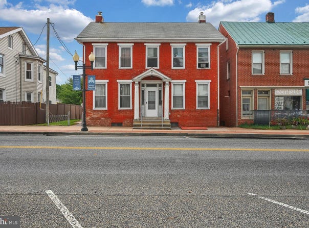 43 W MAIN Street, ANNVILLE, PA 17003
