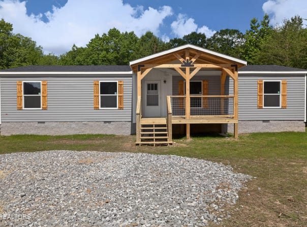 1090 Bill Black Rd, Jamestown, TN 38556