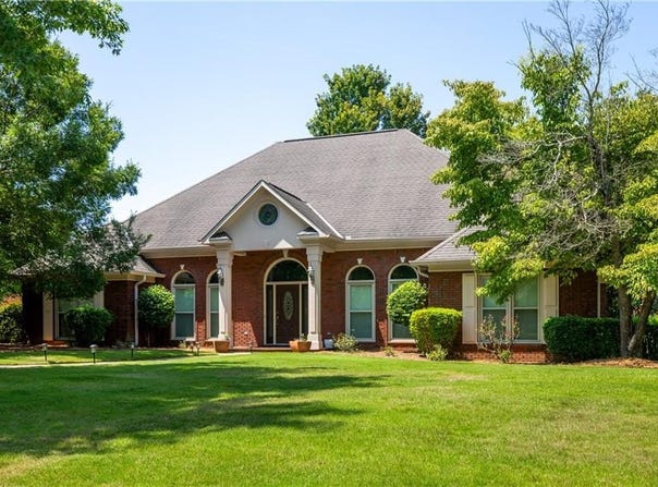 164 Glenwood Way, Smiths Station, AL 36877