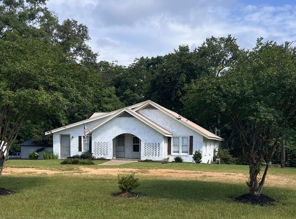 579 Holmesville Road, Jayess, MS 39641