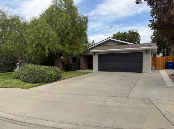 3215 Miramonte Avenue, Clovis, CA 93611