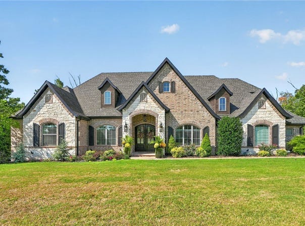 1323 Royal Avenue, Centerton, AR 72719
