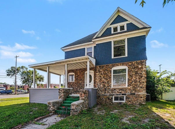 236 E Center Street, Alma, MI 48801