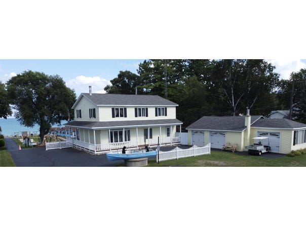 8949 Lakeshore Rd, Lexington, MI 48450
