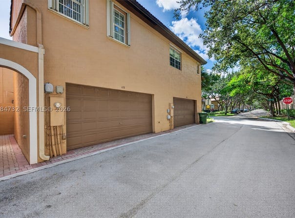 628 SW 147th Ter, Pembroke Pines, FL 33027