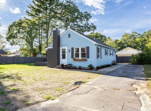 13 Datewood St, Wareham, MA 02571