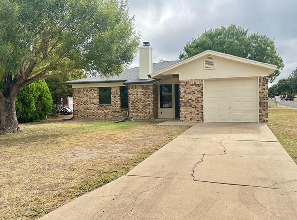 1002 Alpha Circle, San Angelo, TX 76903