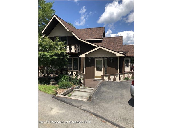 15 Fall Place, Union Dale, PA 18470
