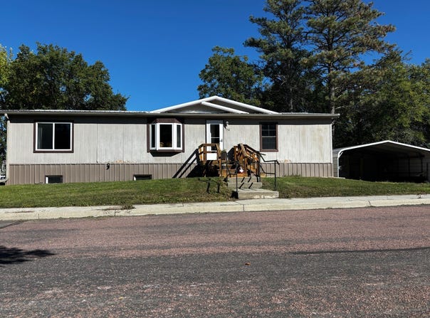 758 W 6th Street, Winner, SD 57580