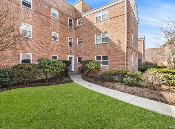 320 S Broadway, Tarrytown, NY 10591