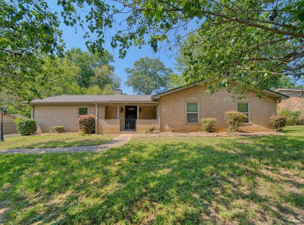 907 Sequoyah Lane, Longview, TX 75605