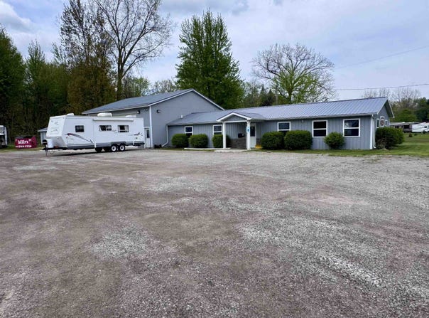 21925 Gratiot Road, Merrill, MI 48637