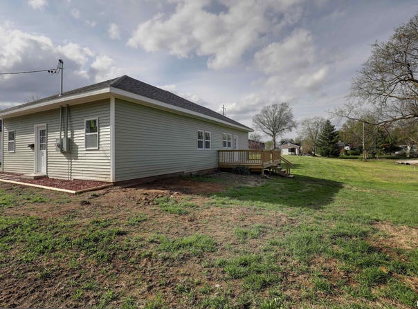 143 E CLINTON Street, Rushville, IL 62681