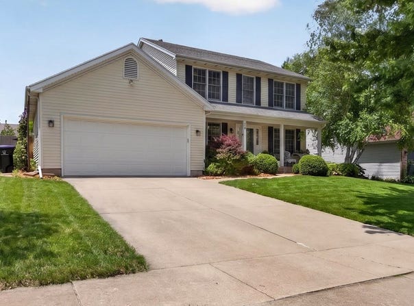 1324 Kenneth Drive, Bloomington, IL 61704