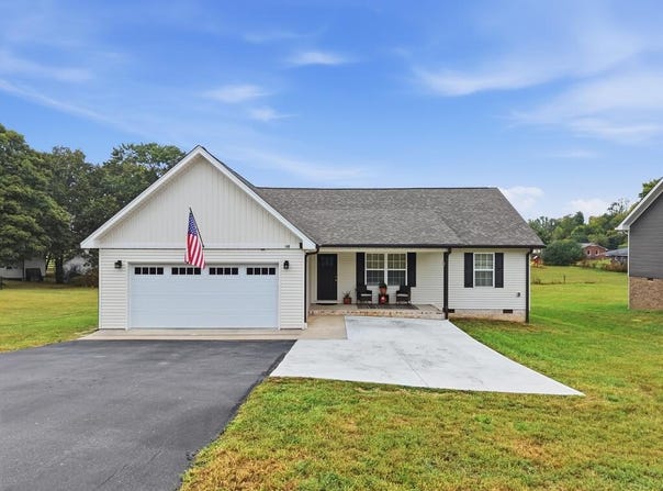 140 Sugar Hill Dr, Sparta, TN 38583