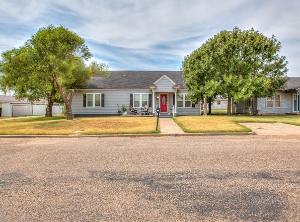 307 N 3rd Street, Ballinger, TX 76821