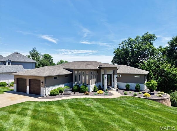 120 El Rancho Drive, Hannibal, MO 63401