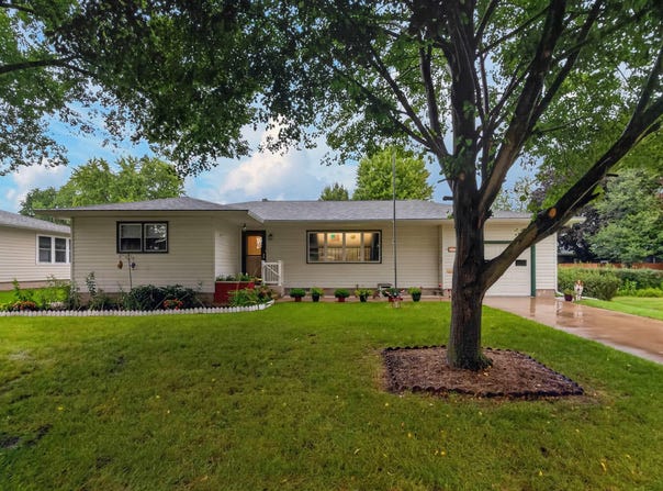 1714 3rd Ave NW, Waverly, IA 50677