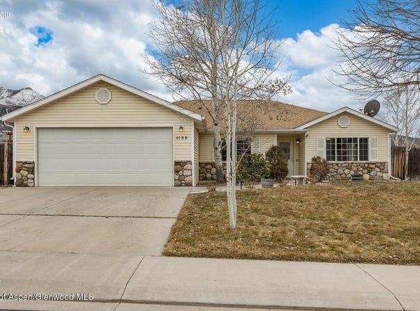 188 Cliff View Circle, Parachute, CO 81635