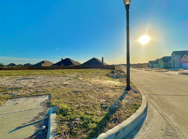 700 Broken Bow Lane, Cleburne, TX 76033