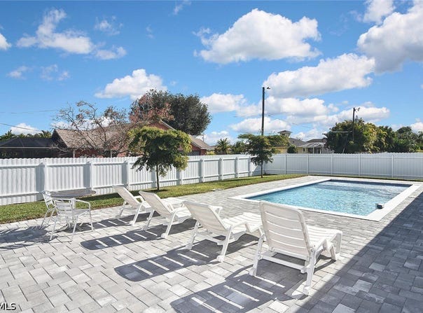 207 SE 2nd Avenue, Cape Coral, FL 33990