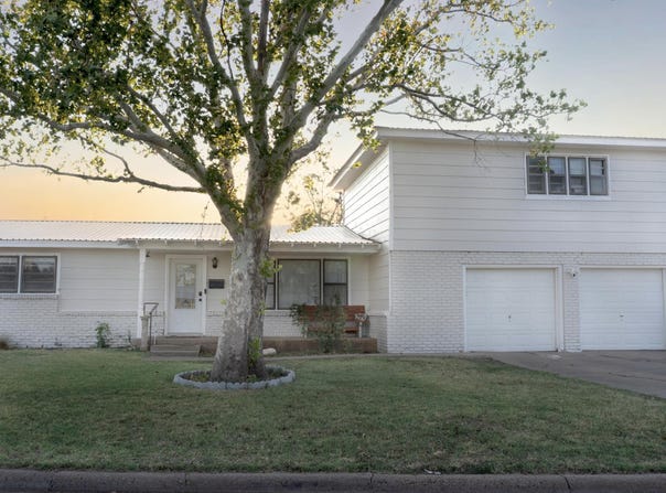 201 Thomas Boulevard, Plainview, TX 79072