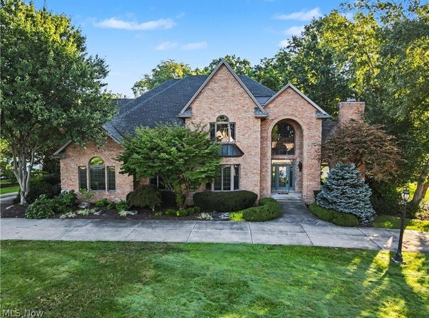 21 Timber Run Court, Canfield, OH 44406