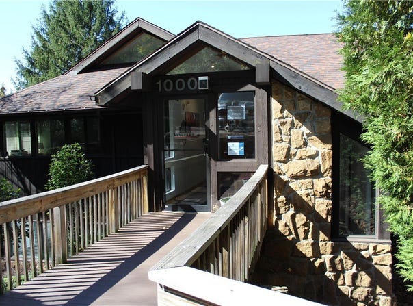 2275 Swallow Hill Rd, Scott Twp, PA 15220