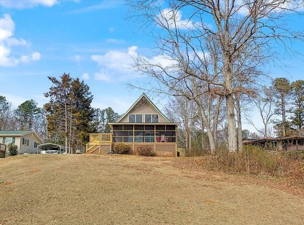 694 Holloway, Chappells, SC 29037