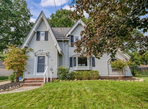 1721 Grant Avenue, Cuyahoga Falls, OH 44223