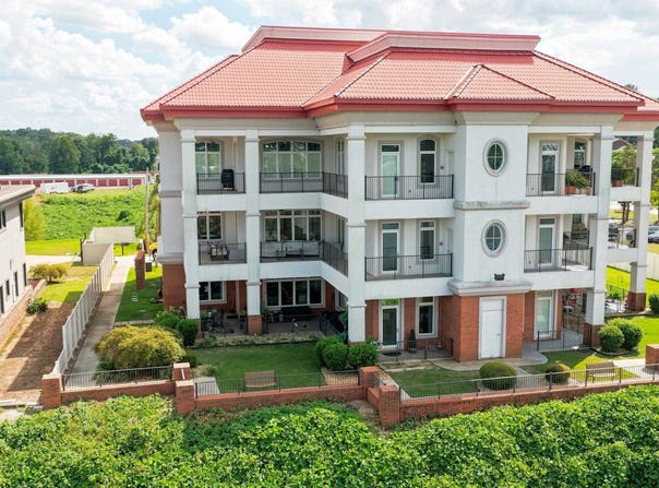 2210 Ashe Blvd, Sheffield, AL 35660
