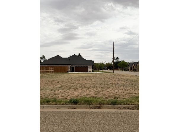 2400 Juniper Drive, Lamesa, TX 79331