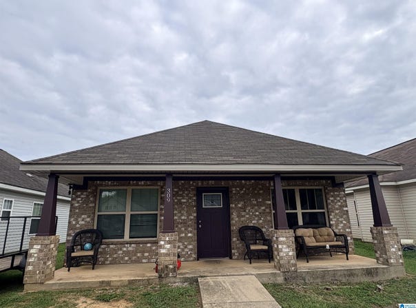 309 CREEK RUN CIRCLE, CALERA, AL 35040