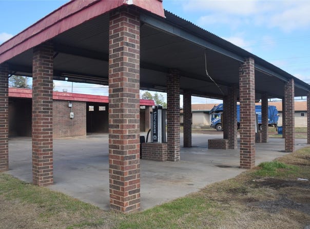 324 E Coke Road, Winnsboro, TX 75494