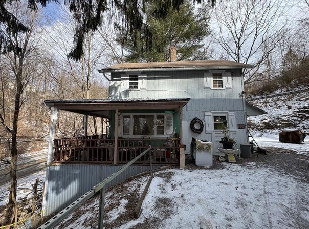 26 2nd Ave, Franklin, PA 16323