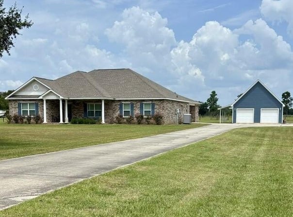8101 Pecan Ridge Drive, Moss Point, MS 39562