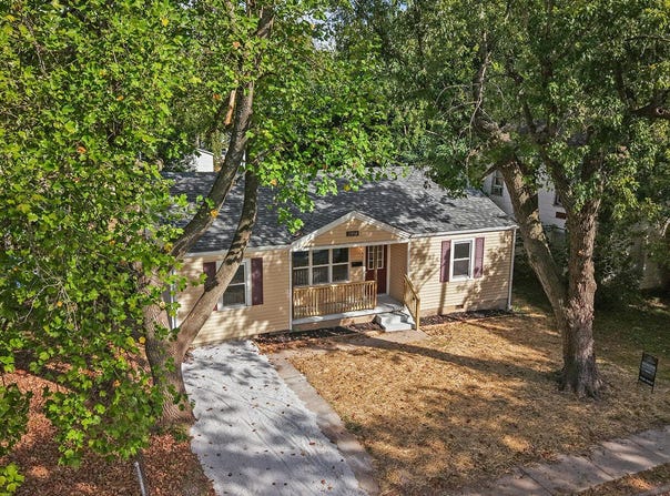 2036 N Pickwick Avenue, Springfield, MO 65803