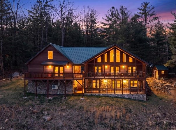 196 Eagle Nest Road, Purlear, NC 28665