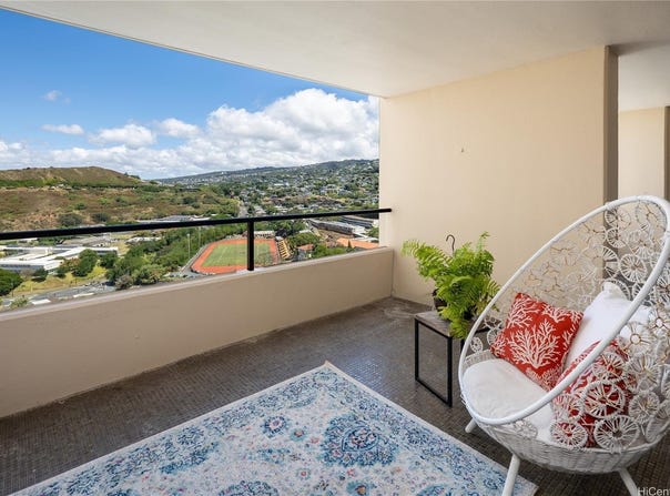 1717 Mott Smith Dr, Honolulu, HI 96822