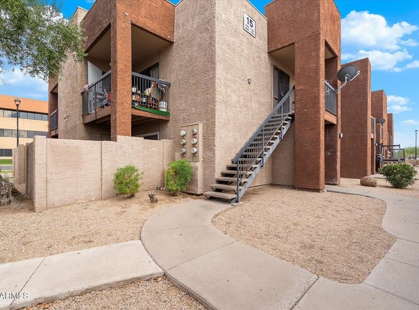 3810 N Maryvale Parkway, Phoenix, AZ 85031