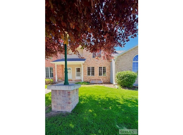3164 Thayer Bridge Circle, Idaho Falls, ID 83402