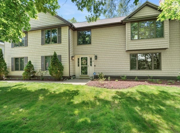 25 Dexter Rd, Melrose, MA 02176