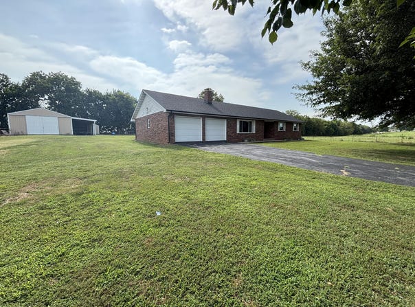 17722 Lawrence 1200, Aurora, MO 65605