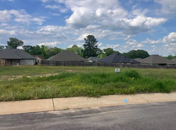 205 Toro Dr, Winona, TX 75792