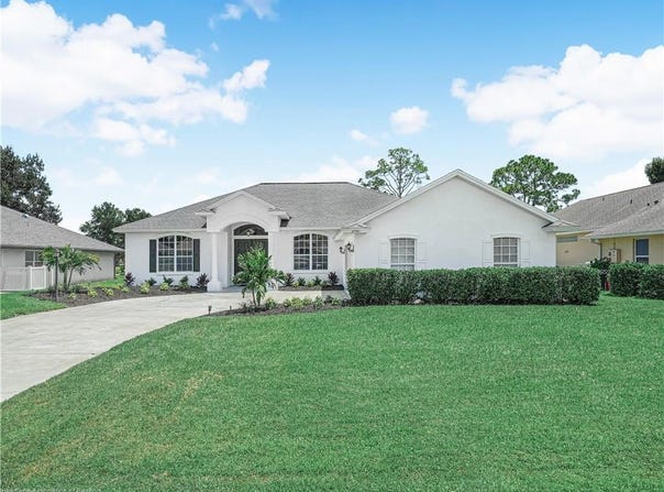 2910 Meadowood Lane, Sebring, FL 33875