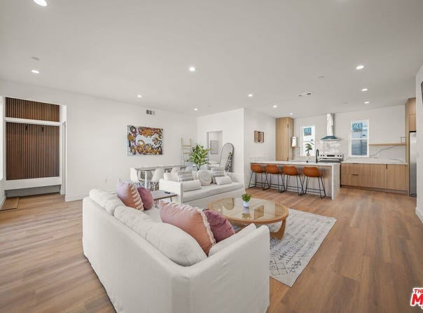 13694 Erwin St, Van Nuys, CA 91401